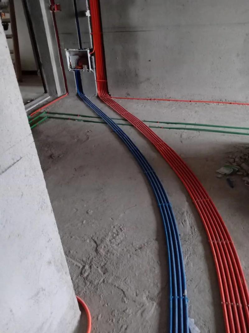 從事水電開關(guān)燈飾行業(yè)十余年,承接各種家裝工裝水電暖設(shè)計安裝[ - 抖